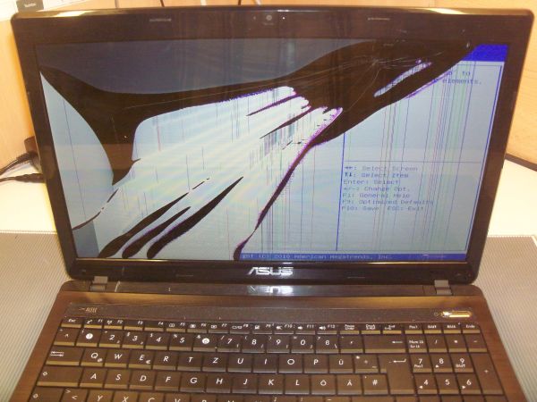 Asus Laptop Display im X53 ist defekt.