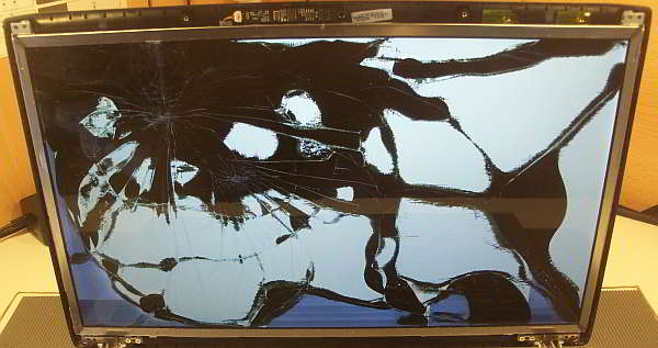 Defektes 15,6 Zoll Display beim HP Notebook PC 625