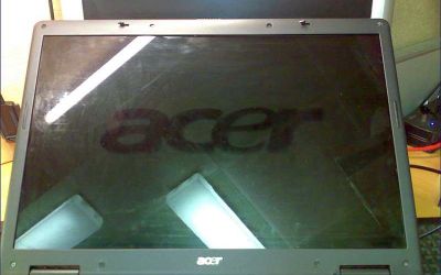 Acer_Aspire_9300_Display_defekt.jpg