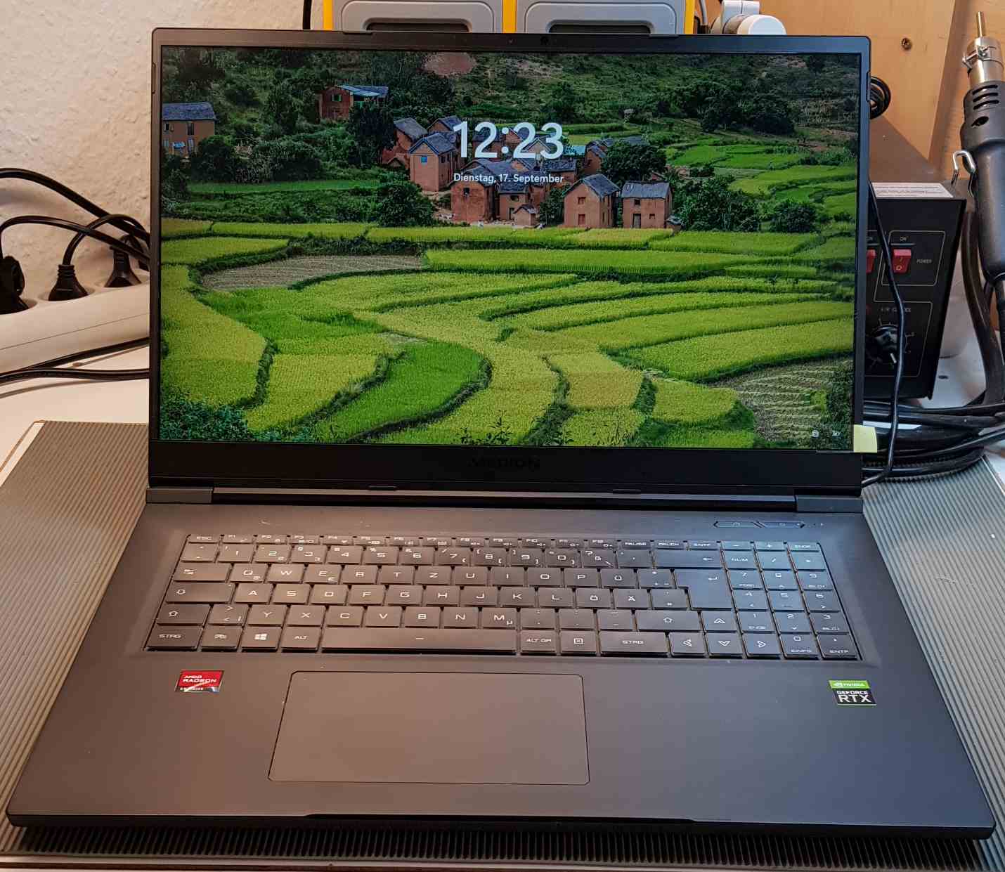 Medion_Erazer_Beast_X25_Laptop_Display_Reparatur_erfolgt