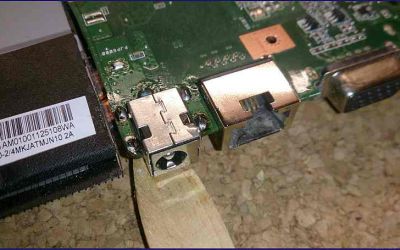 asus-x53-neue-netzteilbuchse-wurde-eingeloetet.jpg