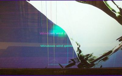 sony-vaio-vpceh2d0e-display-ist-gebrochen.jpg
